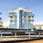 Flamingo 4*