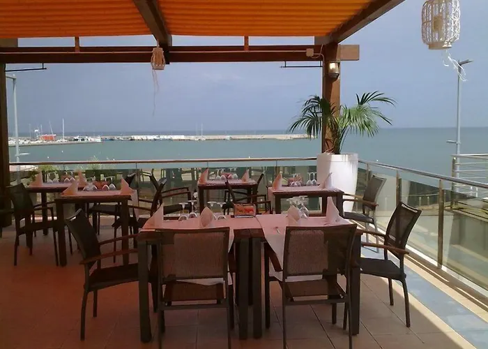 فندق Flamingo 4*