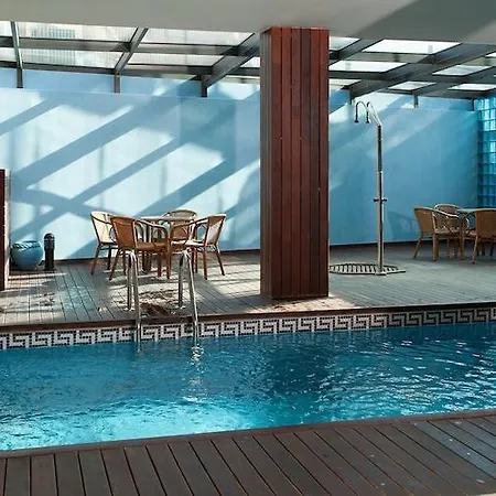Flamingo 4*