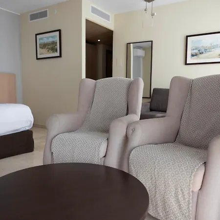 Flamingo 4* Амполья