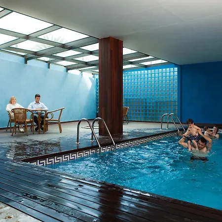 Flamingo 4*
